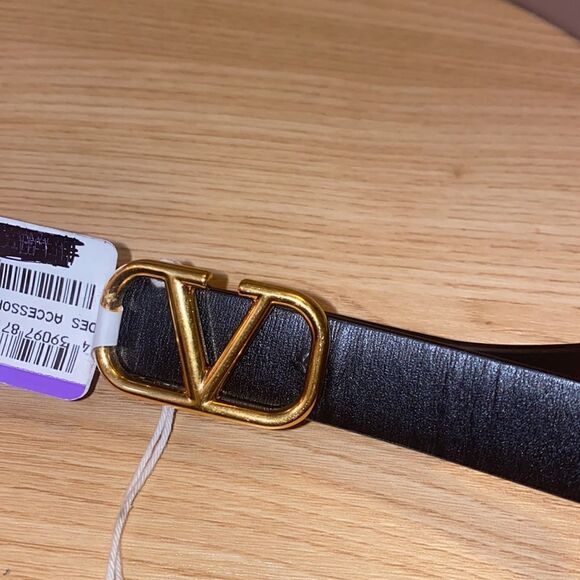 Valentino REVERSIBLE SIGNATURE BELT/GLOSSY CALFSKIN 30 MM SMOKEY/ NEW $6… - Picture 13 of 16